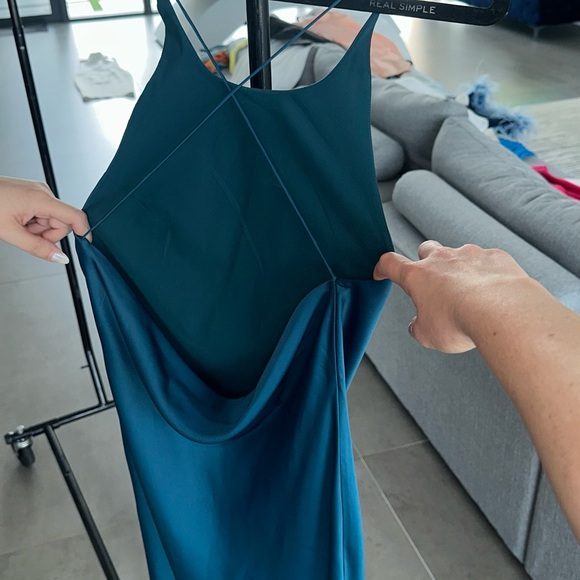 Elegant Teal Sleeveless Dress - Picture 6 of 9